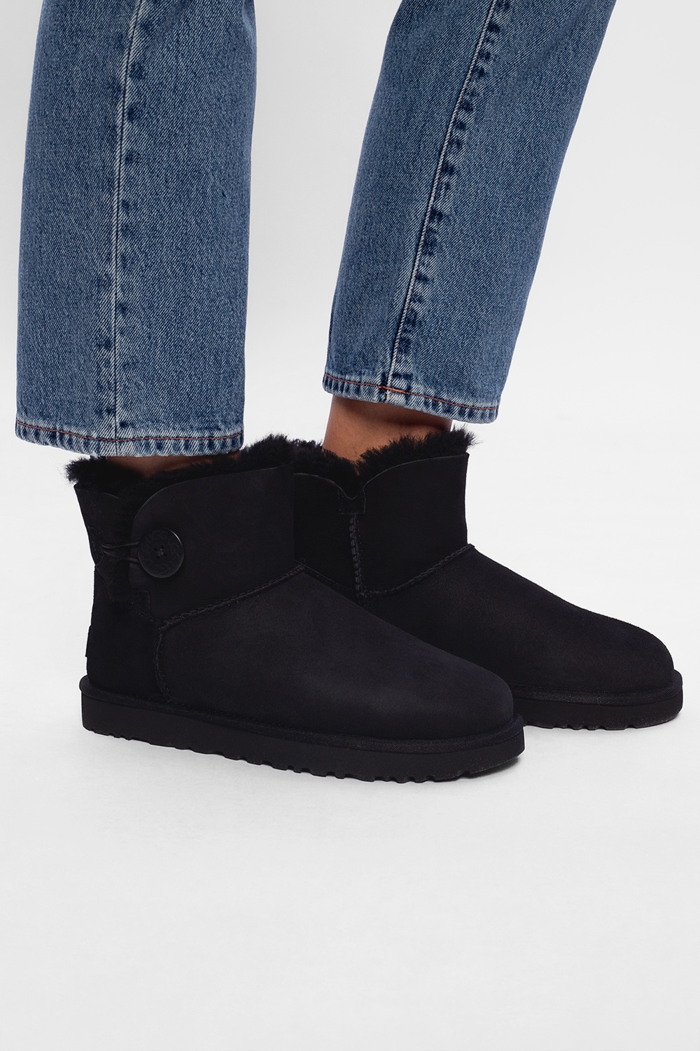 Ugg mini hotsell bailey button black